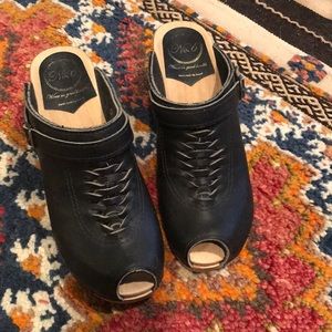 No. 6 open toe heel clog